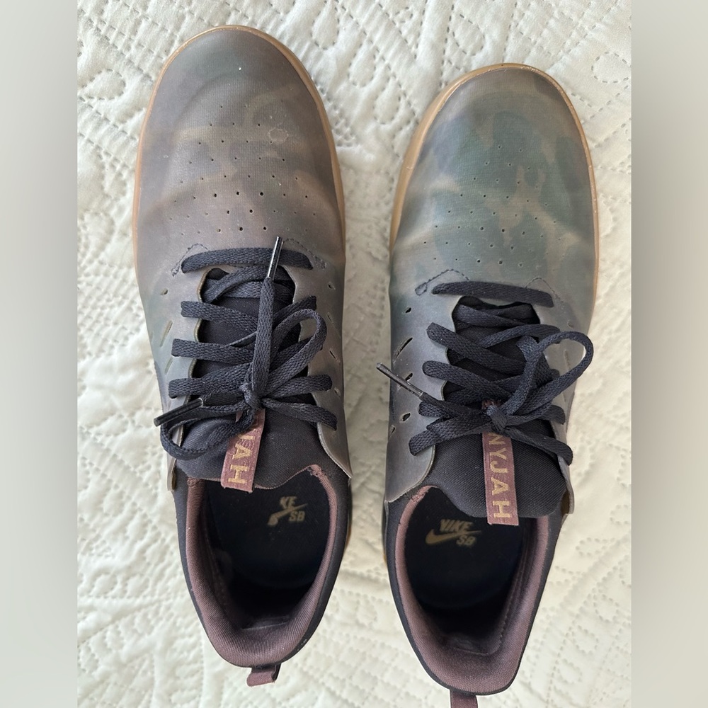 Nike SB Nyjah VO2 Free Premium Camo Green Black Gum Soles Mens 8.5 Skateboard